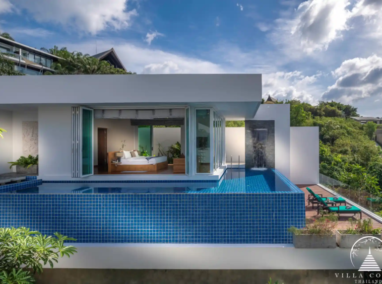 Private pool with stunning sea view at Villa Solaris Kamala.