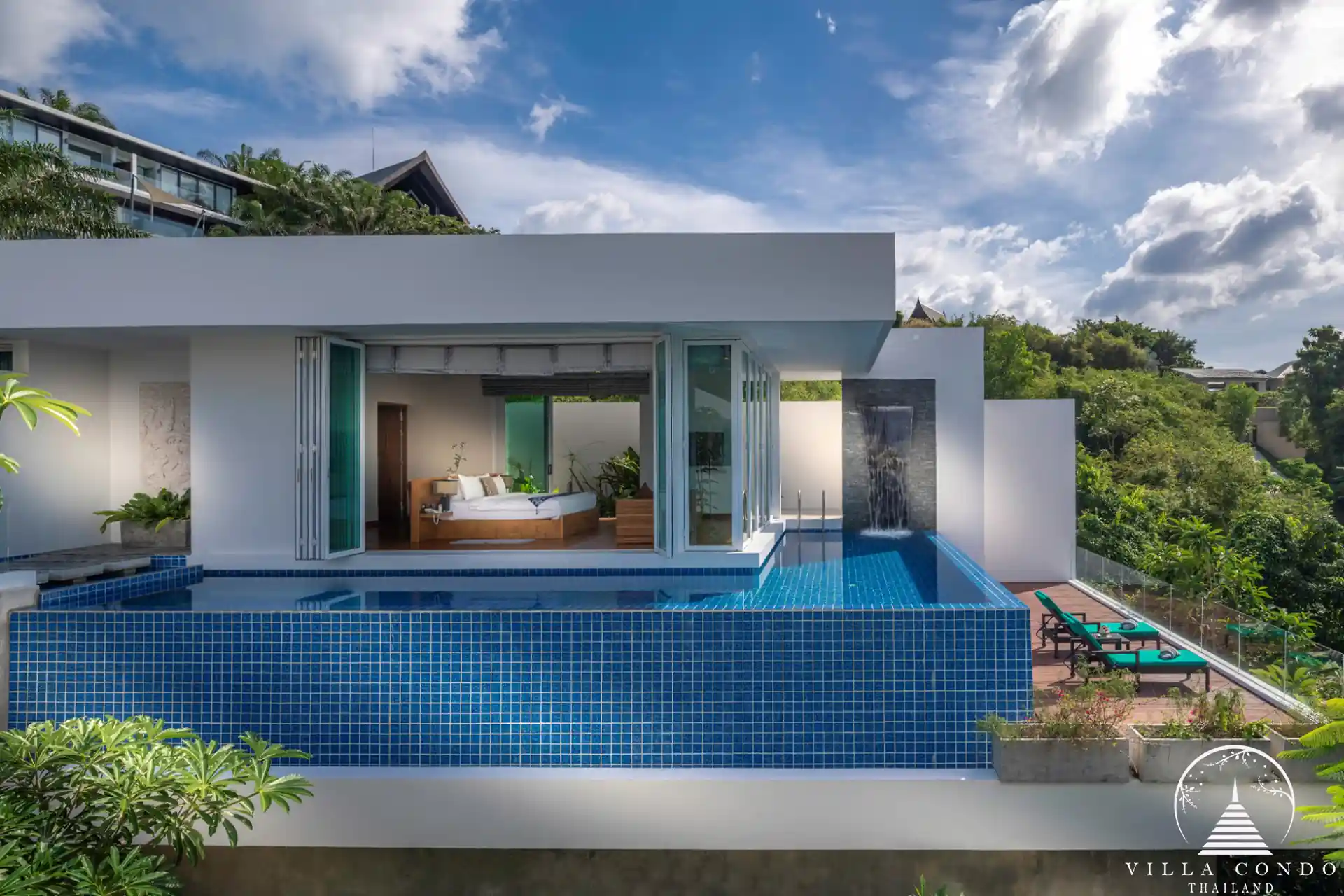 Private pool with stunning sea view at Villa Solaris Kamala.