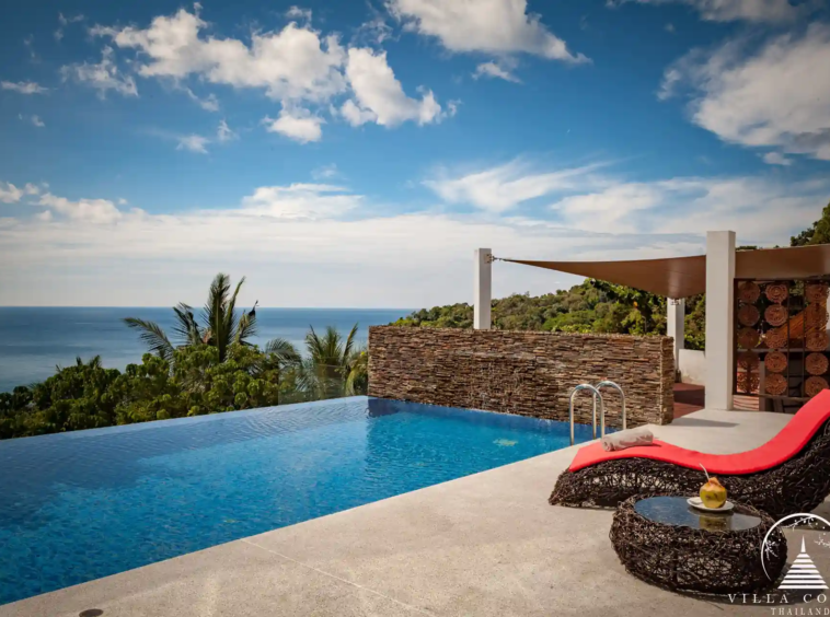 Private pool with stunning sea view at Villa Solaris Kamala.