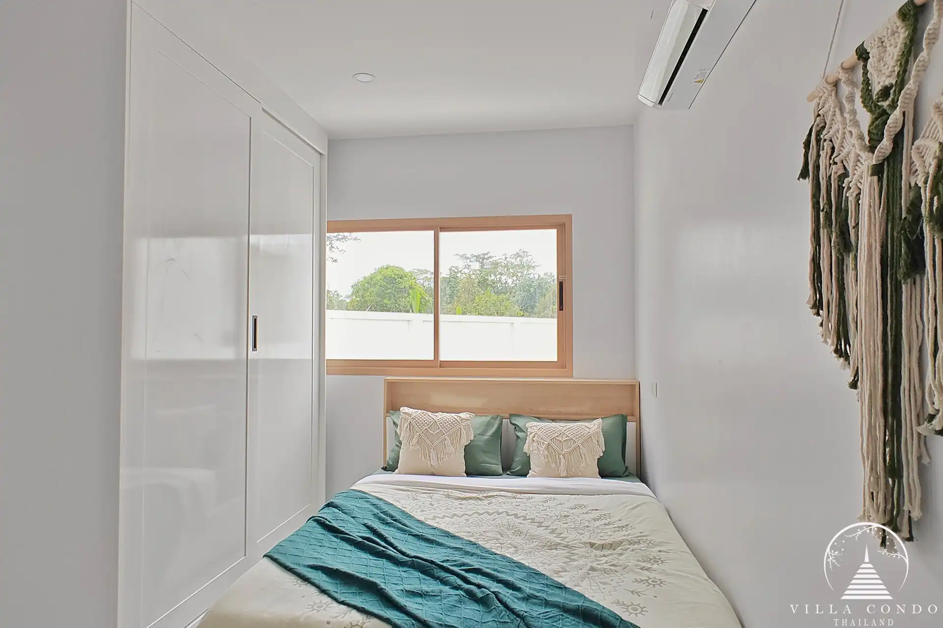 Master bedroom in Tyssen Yamu villa with Moroccan decor.