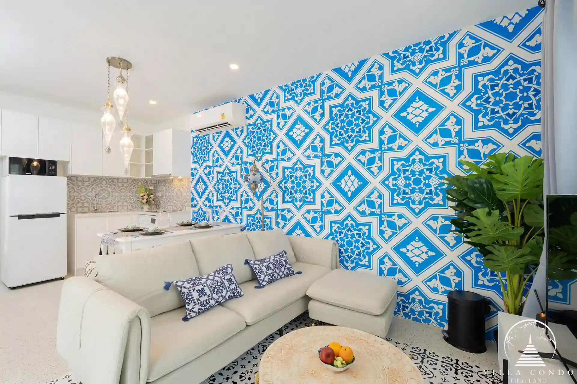 Spacious living area with modern design at Tyssen Yamu