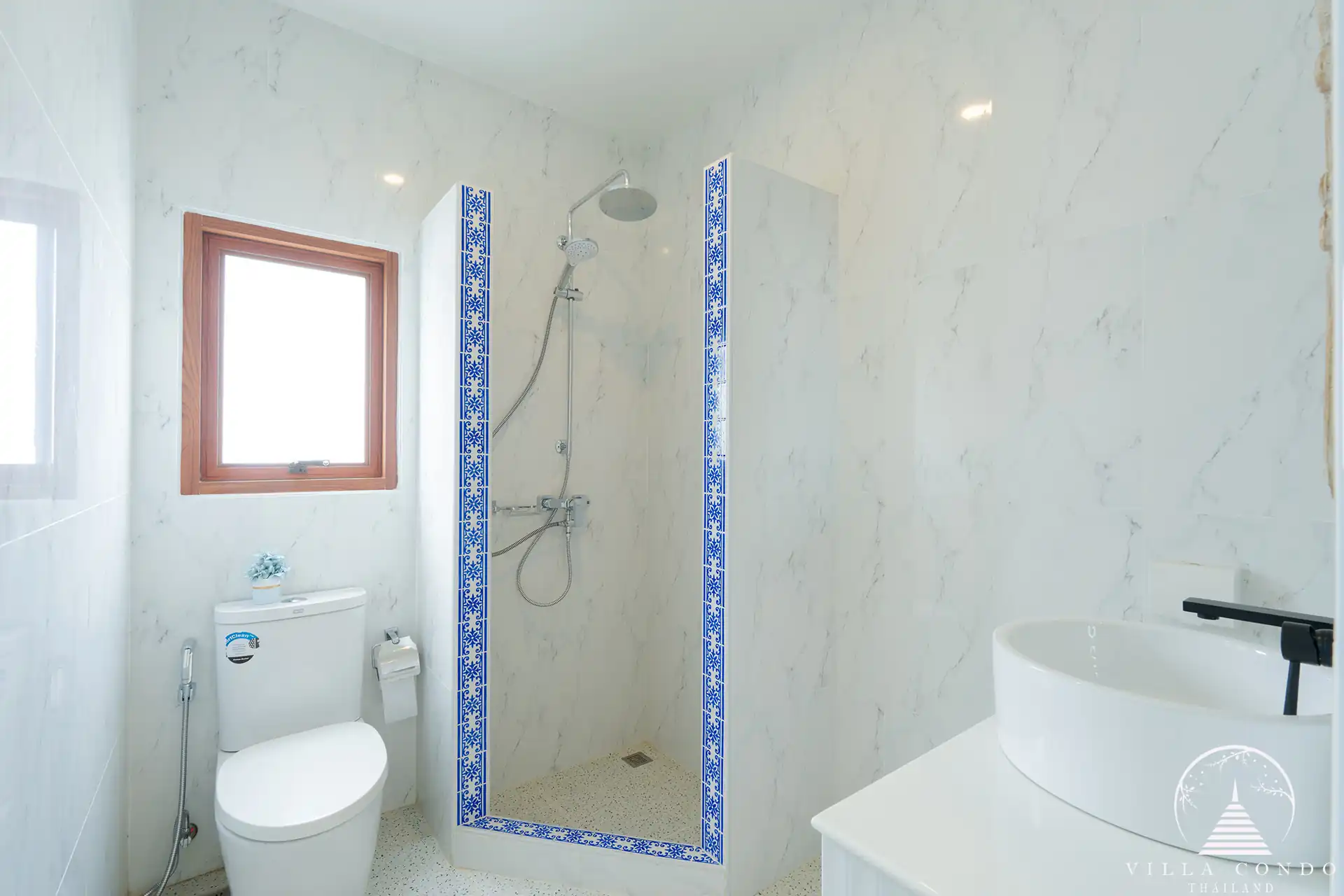 Well-appointed guest bathroom at Tyssen Yamu