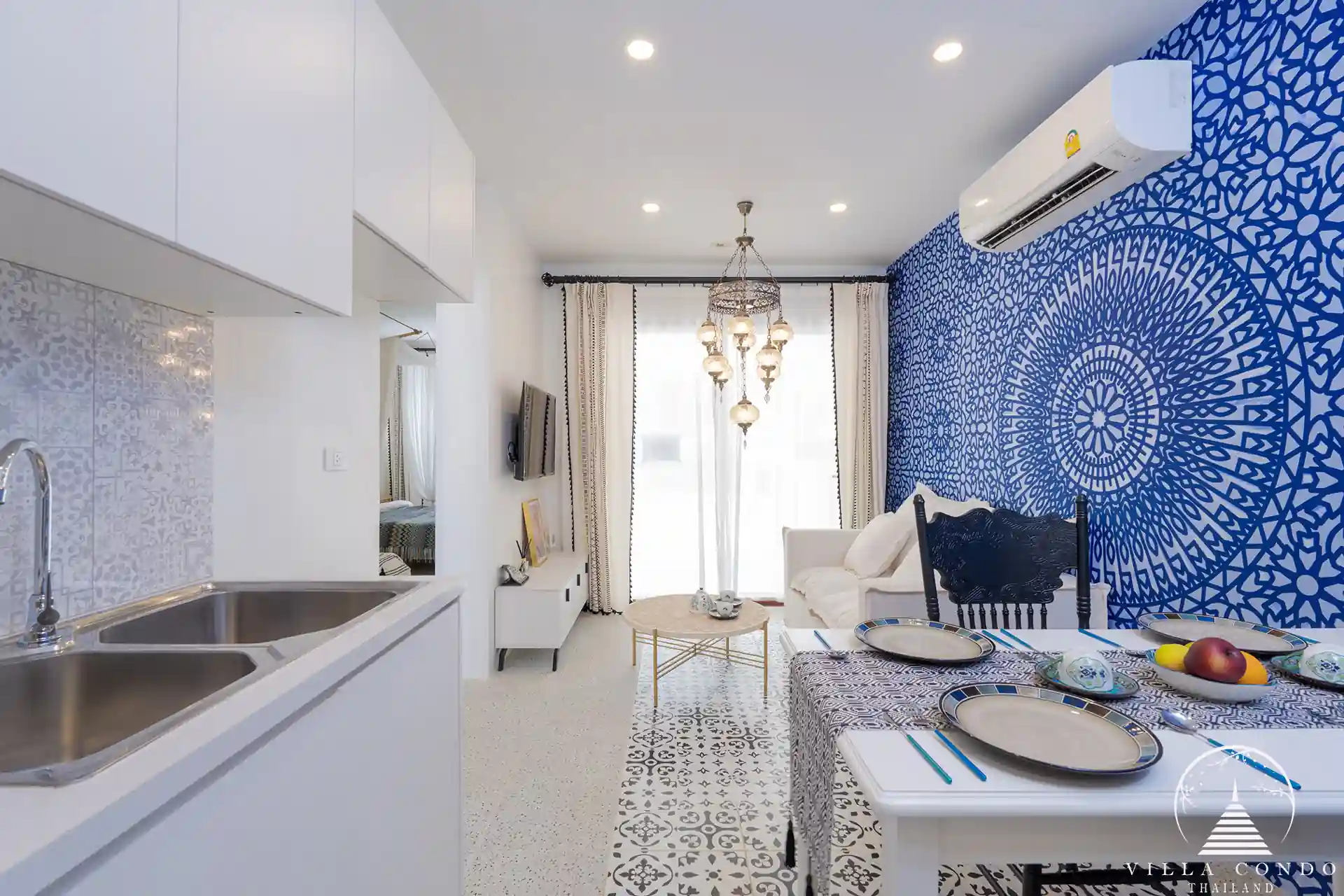 Spacious living area with modern design at Tyssen Yamu