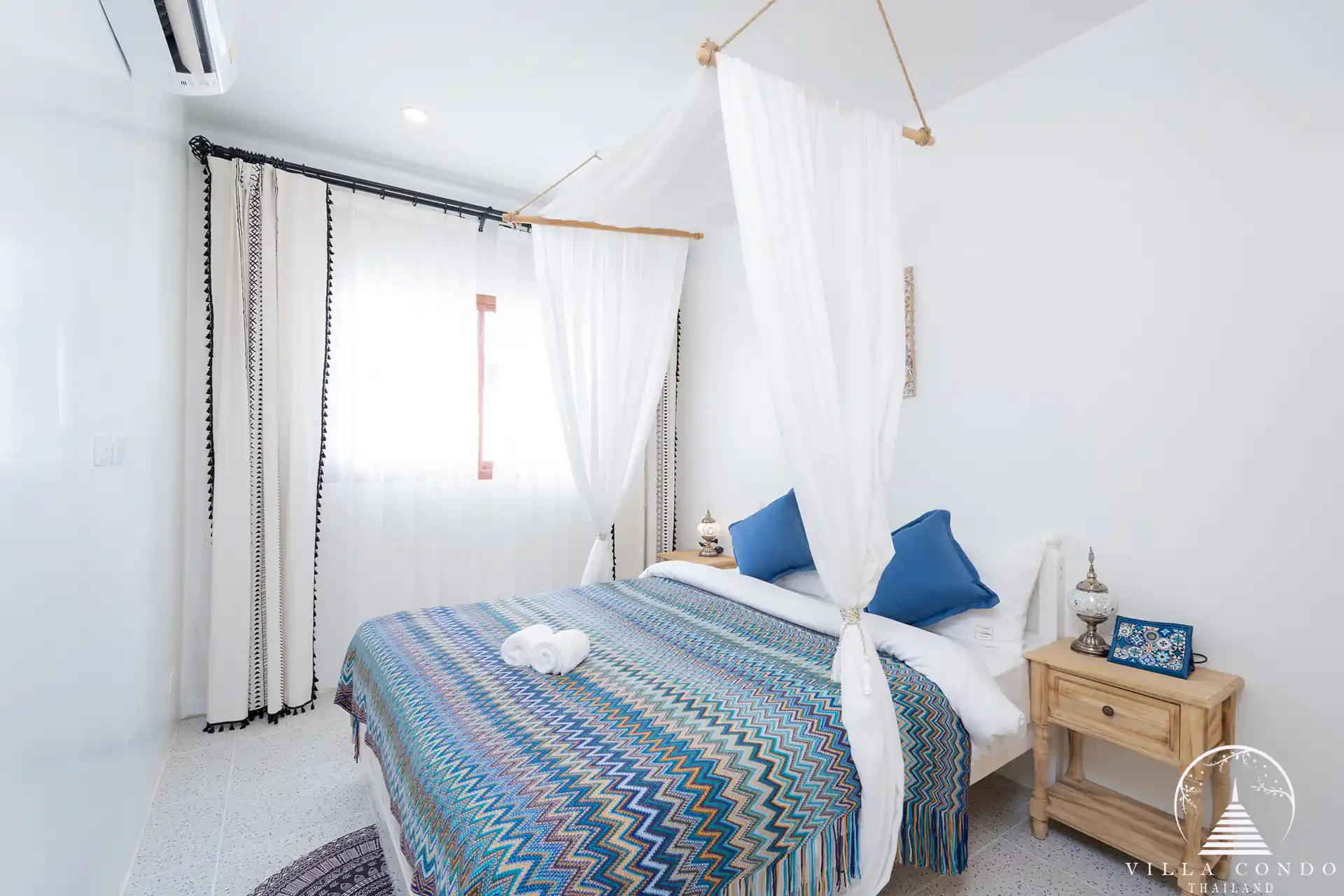 Master bedroom in Tyssen Yamu villa with Moroccan decor.