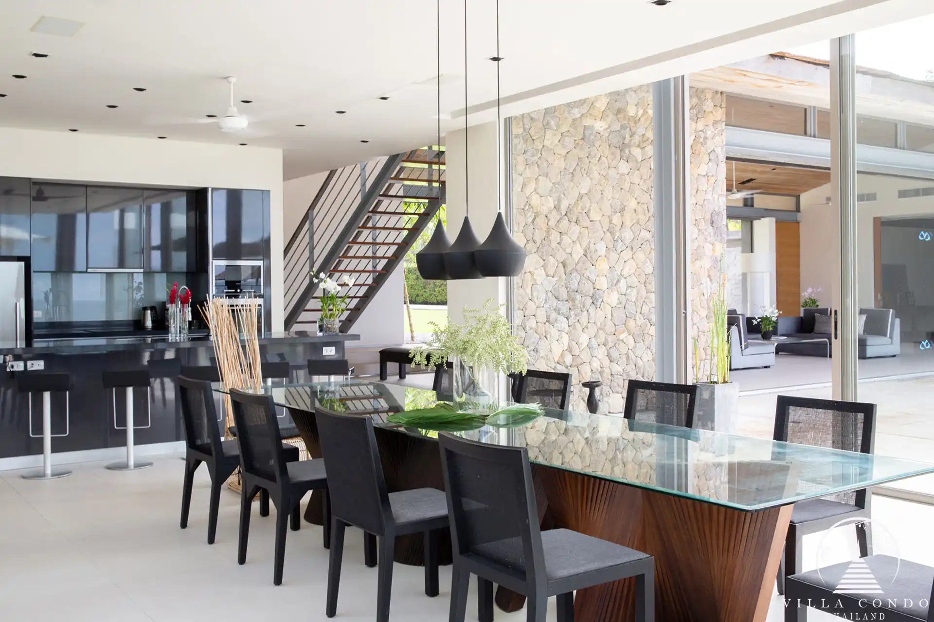 Villa Essenza Natai Beach Front Dining Area