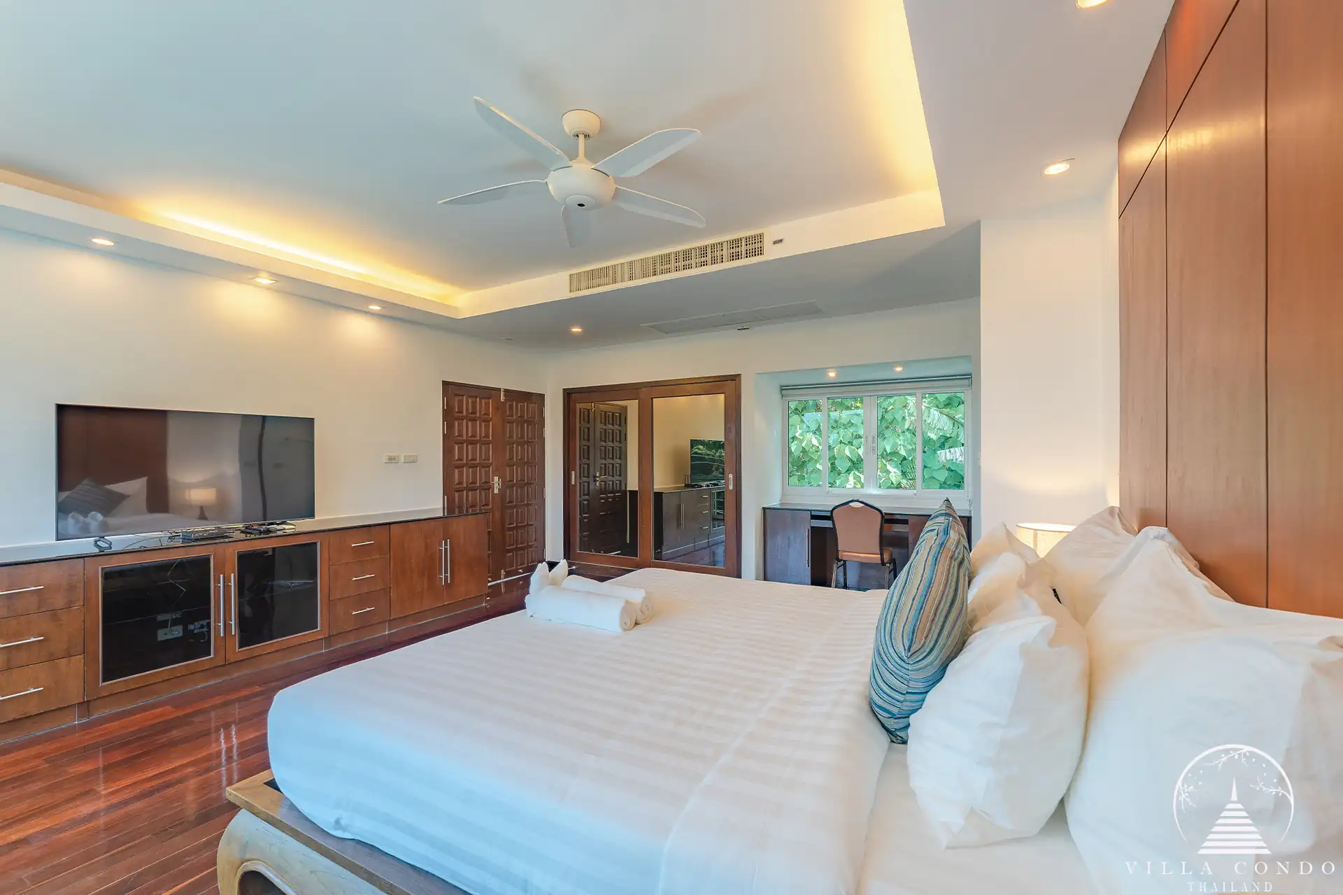 White Villa Patong master bedroom with ensuite and balcony with sea view.