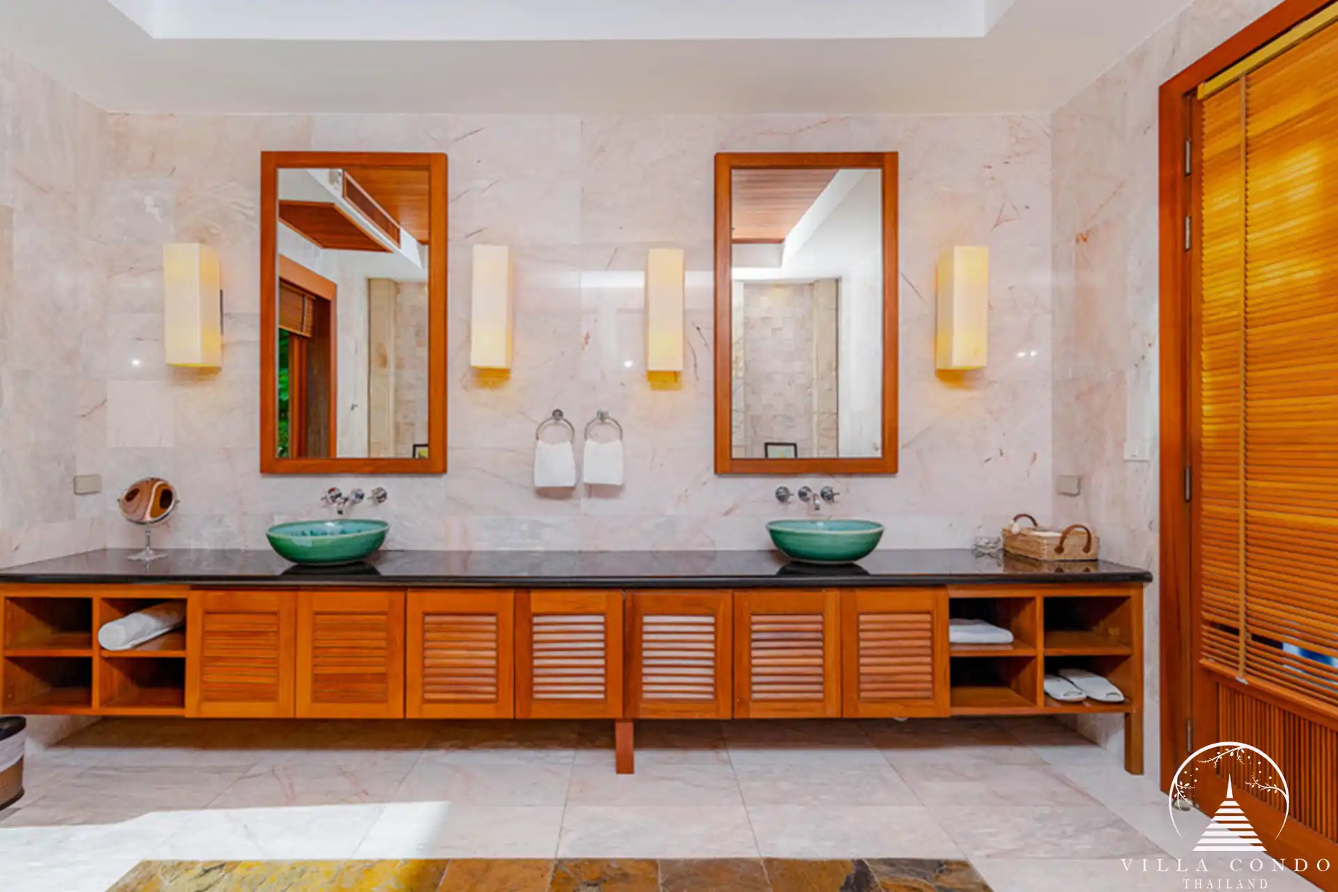 Modern guest bathroom at Villa Yang Som with sleek fixtures and ample space